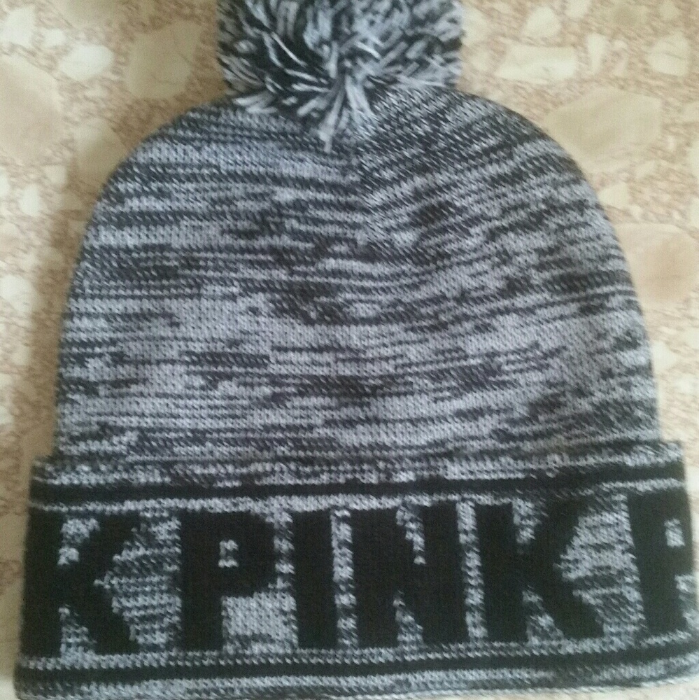 VS PINK PUFF HAT